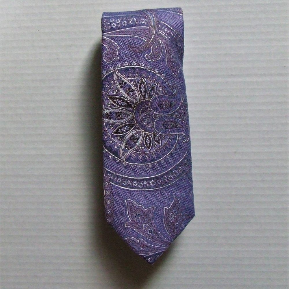 Black Saks Fifth Avenue tie necktie purple silver white silk and viscose paisley